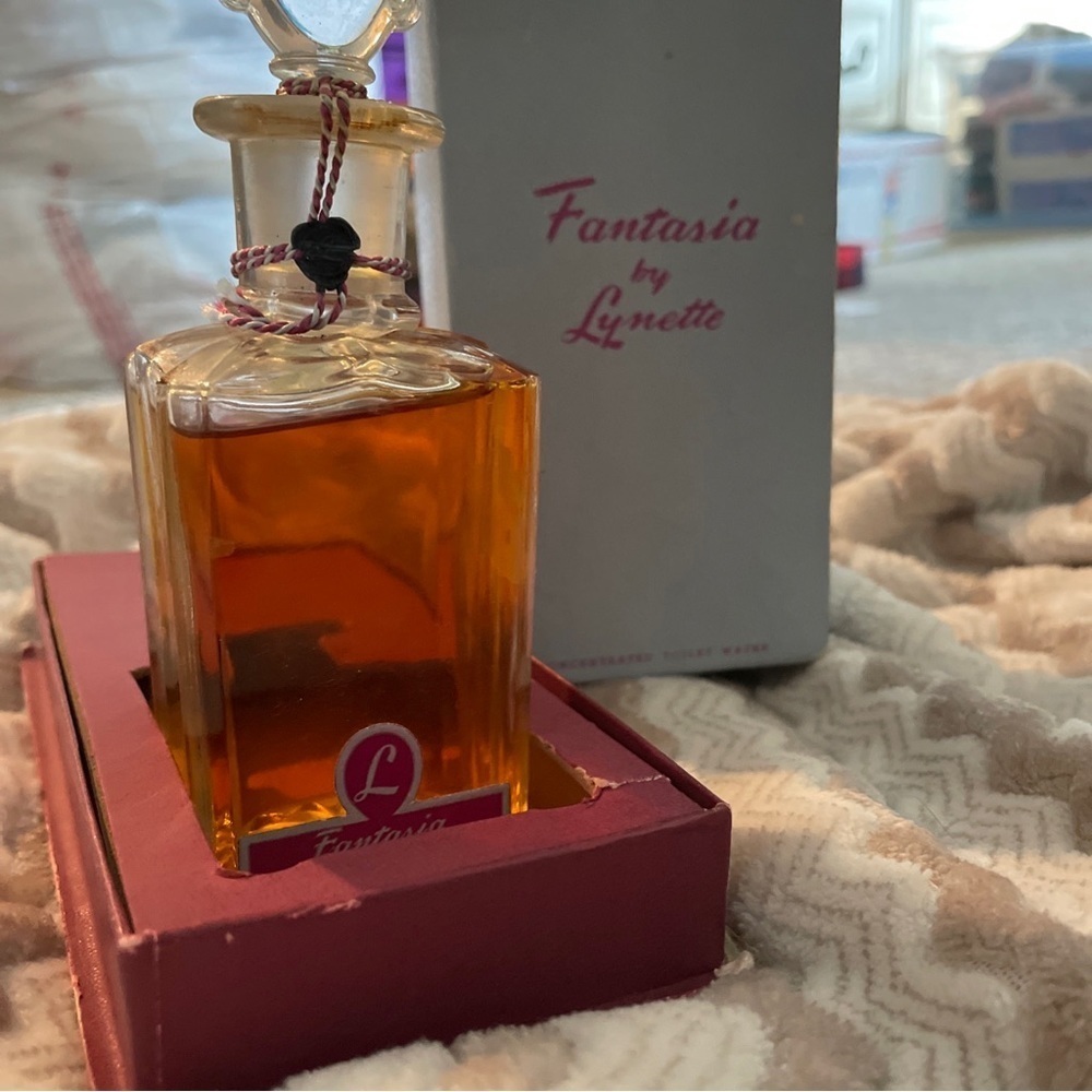Fantasia by Lynette Concentrated Toilet Water 4.0 fl. oz sealed vintage. - Picture 4 of 4